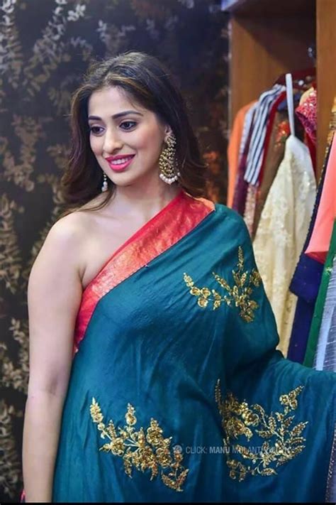 saree without blouse hot